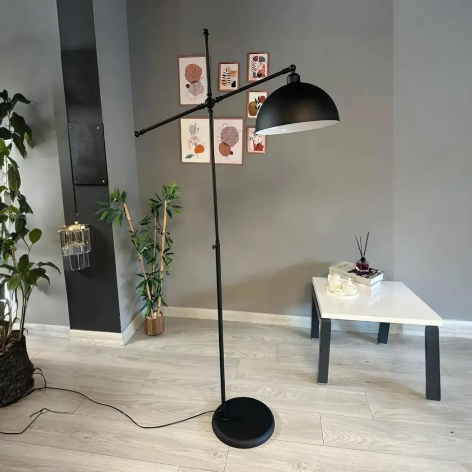 Moderne Stehlampe aus Metall mit E27-Fassung, Wohn- und Schlafzimmerleuchte, Verstellbar, Schwarz, 30 cm