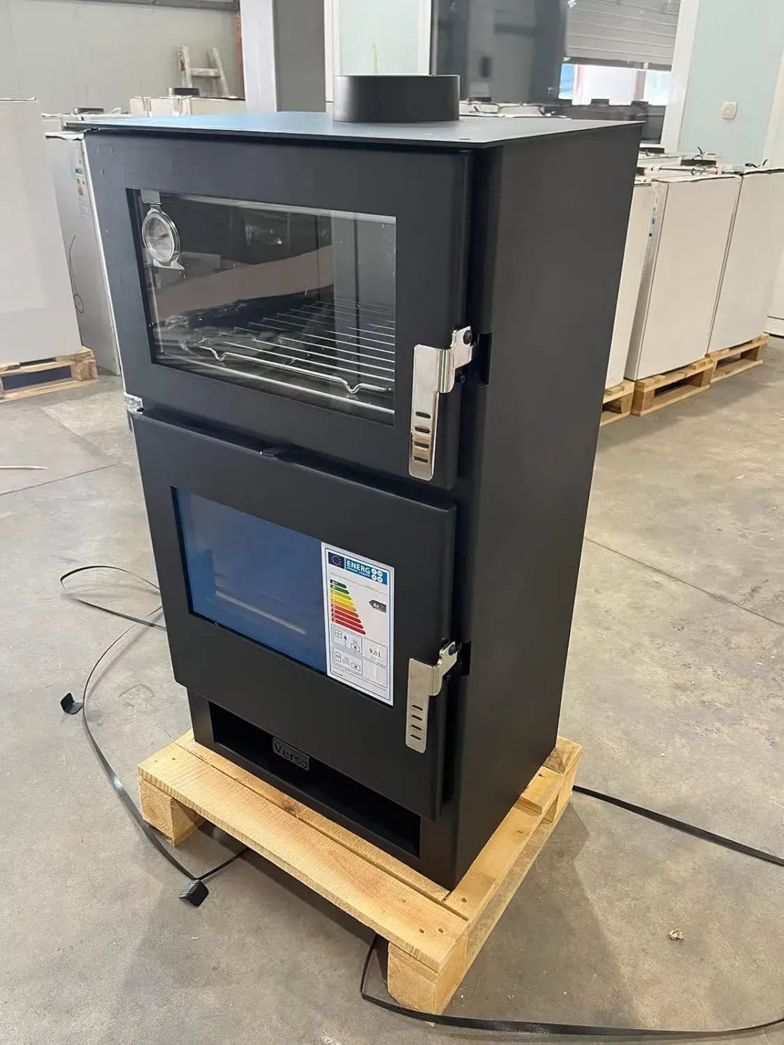 Effizienter Kaminofen 9 kW mit Backfach und Mehrfachbelegung